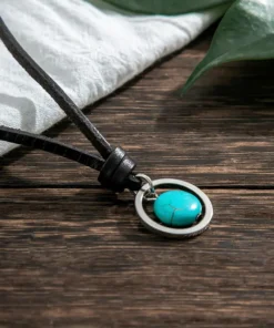 kaklo papuošalas su akmenuku