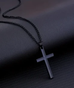 grandinėlė su juodu kryželiu